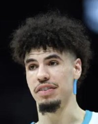 星空体育-两战94分难求一胜！拉梅洛·鲍尔化身空砍群群主