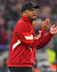 星空体育-诺伊尔庆祝过猛拉伤肌肉 拜仁3比0大胜后非常冷静