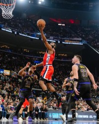 小卡24分哈登21中6超勇士FMVP，东契奇空砍32+11+8，快船力克湖人