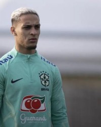 到巴西后又返回曼彻斯特 安东尼否认打过前女友