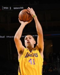 两战轰44分+8记三分！湖人暗藏26岁2米03前锋：超级射手逆袭？